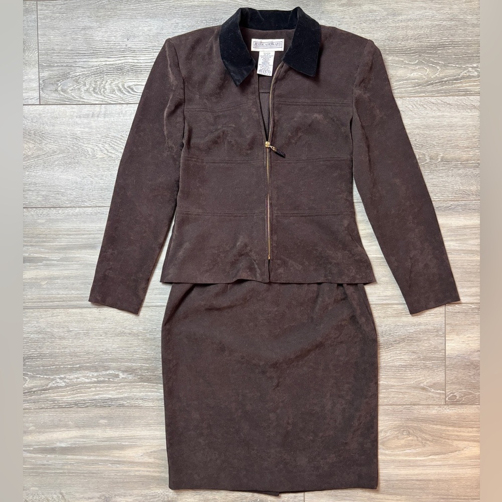Jessica Howard Brown Jacket Knee Length Skirt Set w/ Black Velvet Collar Size 8